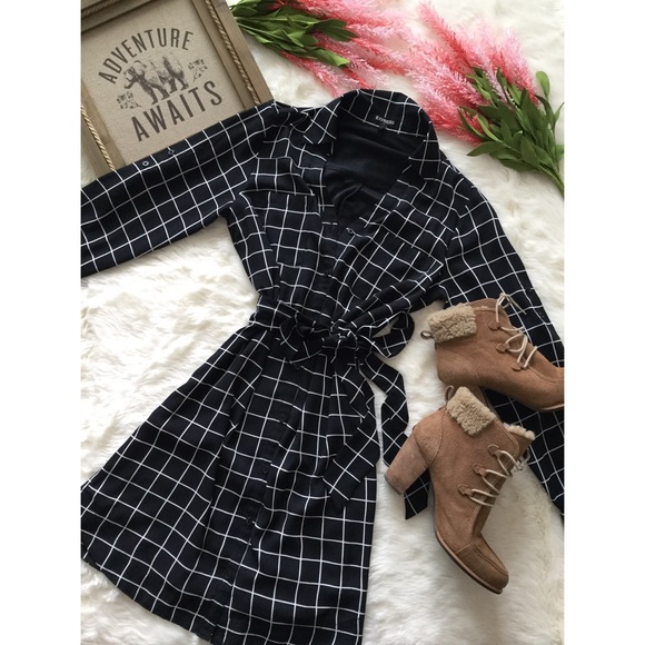 SOLD🚫Express Denali Grid Portofino Shirt Dress - Picture 3 of 8